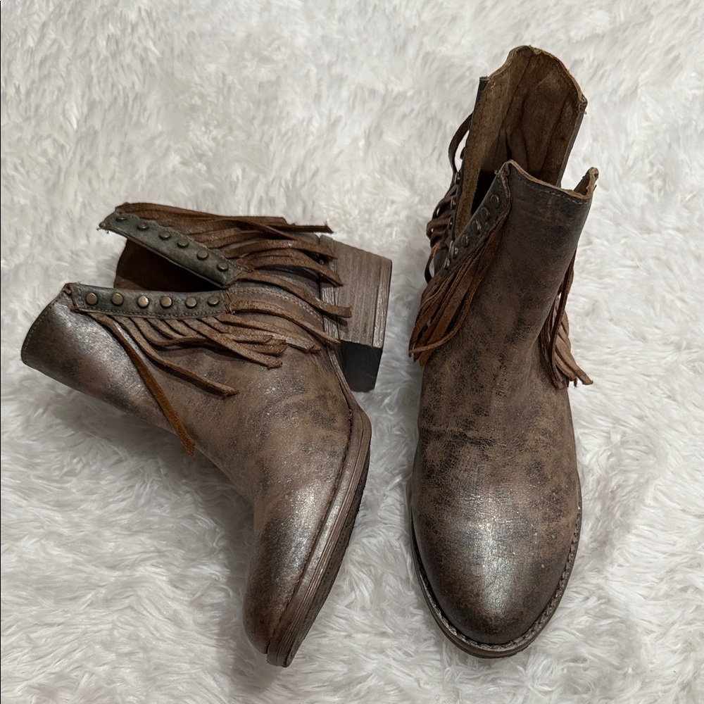Circle G by Corral Studded Fringe Western Booties Brown Distressed Leather 9M